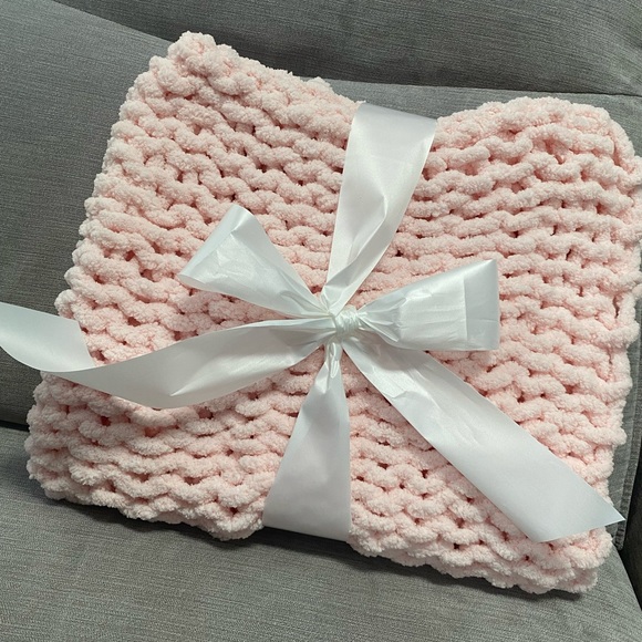 Handmade chunky knit blanket - Picture 4 of 7